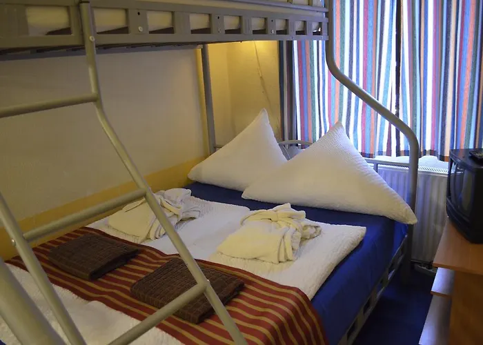 Lauenburger Hof Hotel 2*